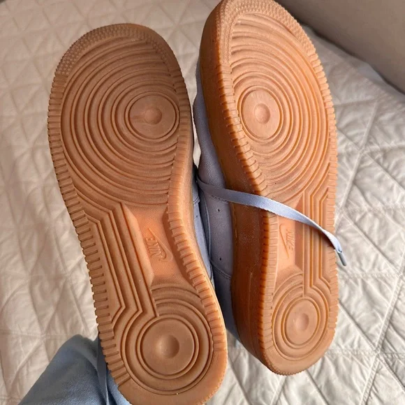 Lavender Nike Air Force 1 Size 10.5 - Picture 3 of 4